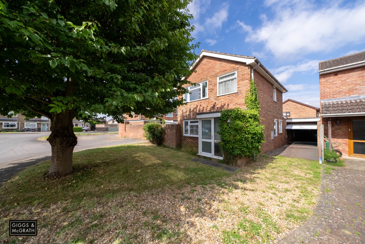 3 bed detached house for sale in Loftsteads, Huntingdon  - Property Image 1