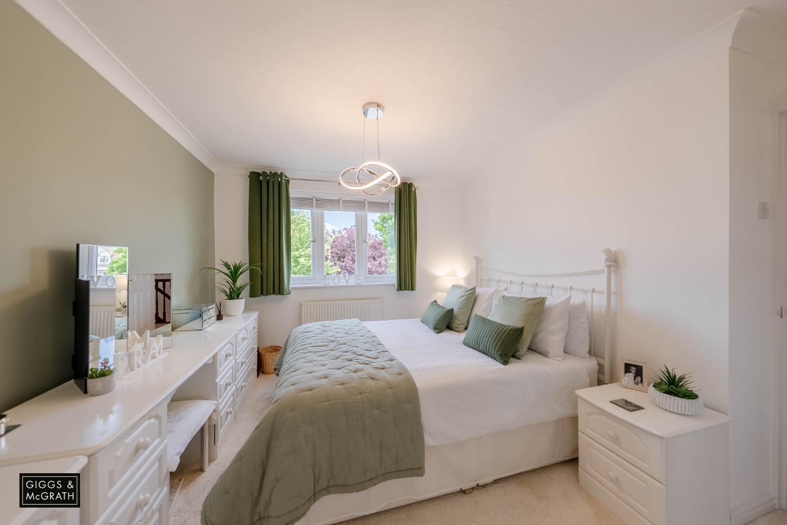 3 bed link detached house for sale in Hillfield, Huntingdon  - Property Image 8