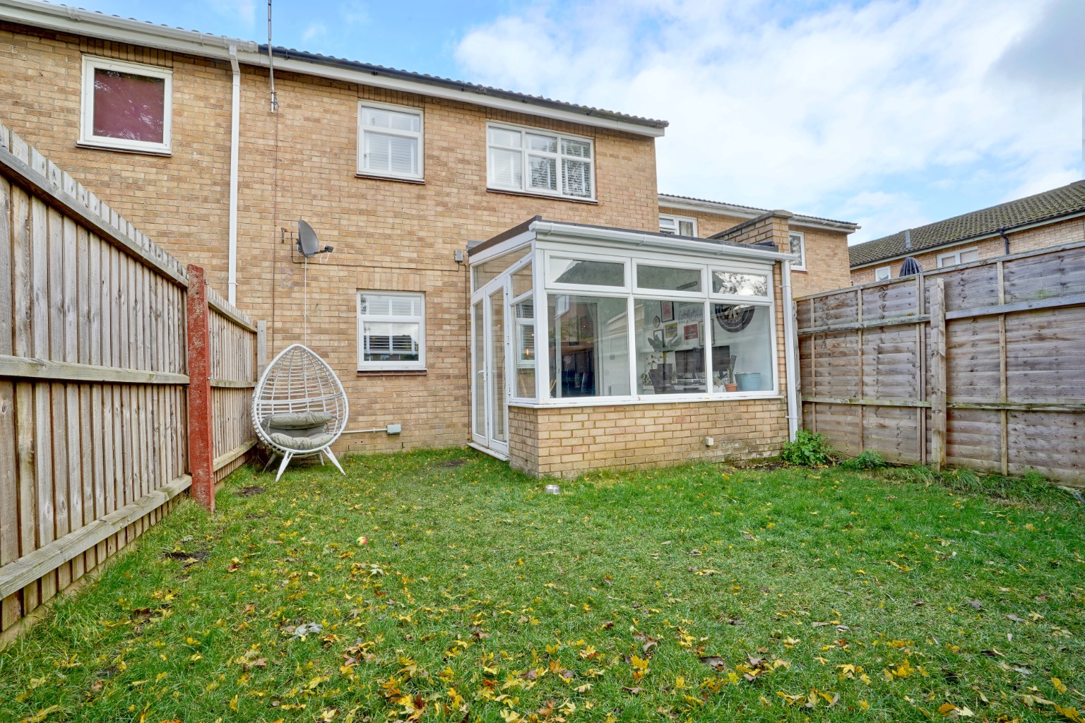 3 bed terraced house for sale in Merton Walk, Huntingdon  - Property Image 4