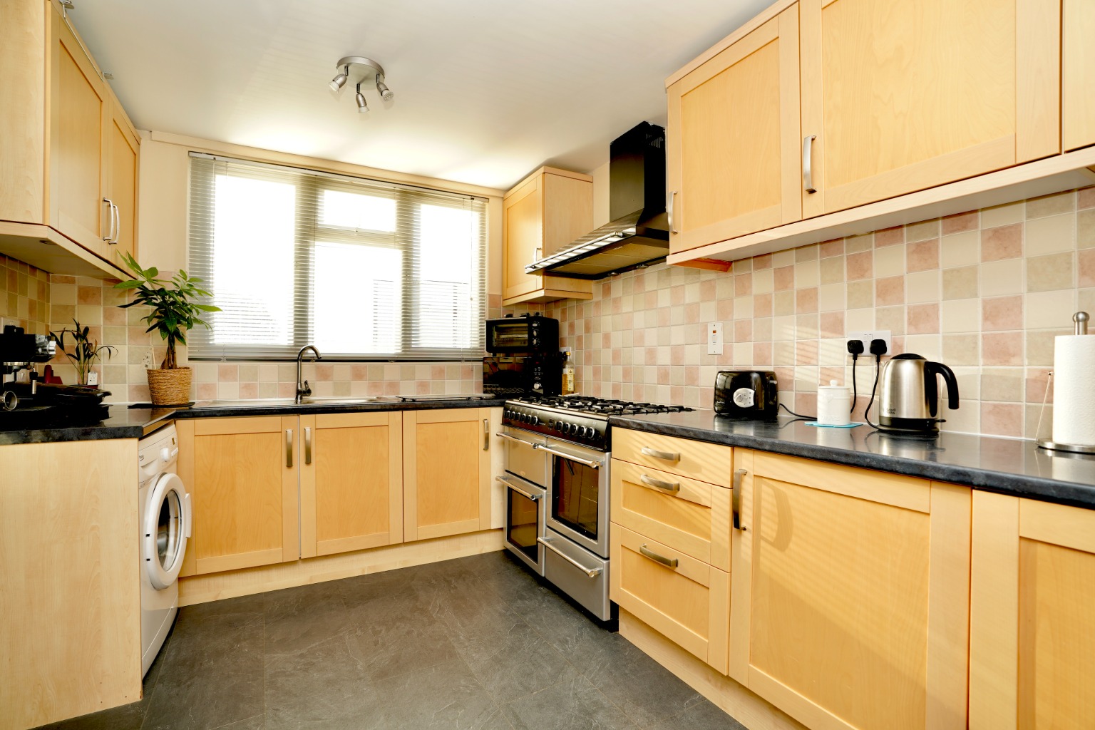 3 bed terraced house for sale in Nene Road, Huntingdon - Property Image 1