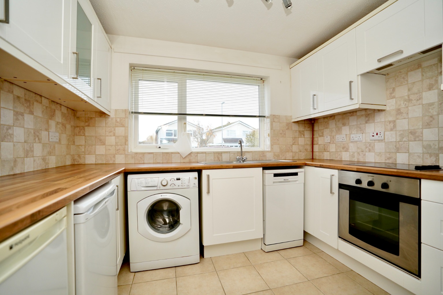 2 bed semi-detached bungalow for sale in Ashton Close, St Ives  - Property Image 3