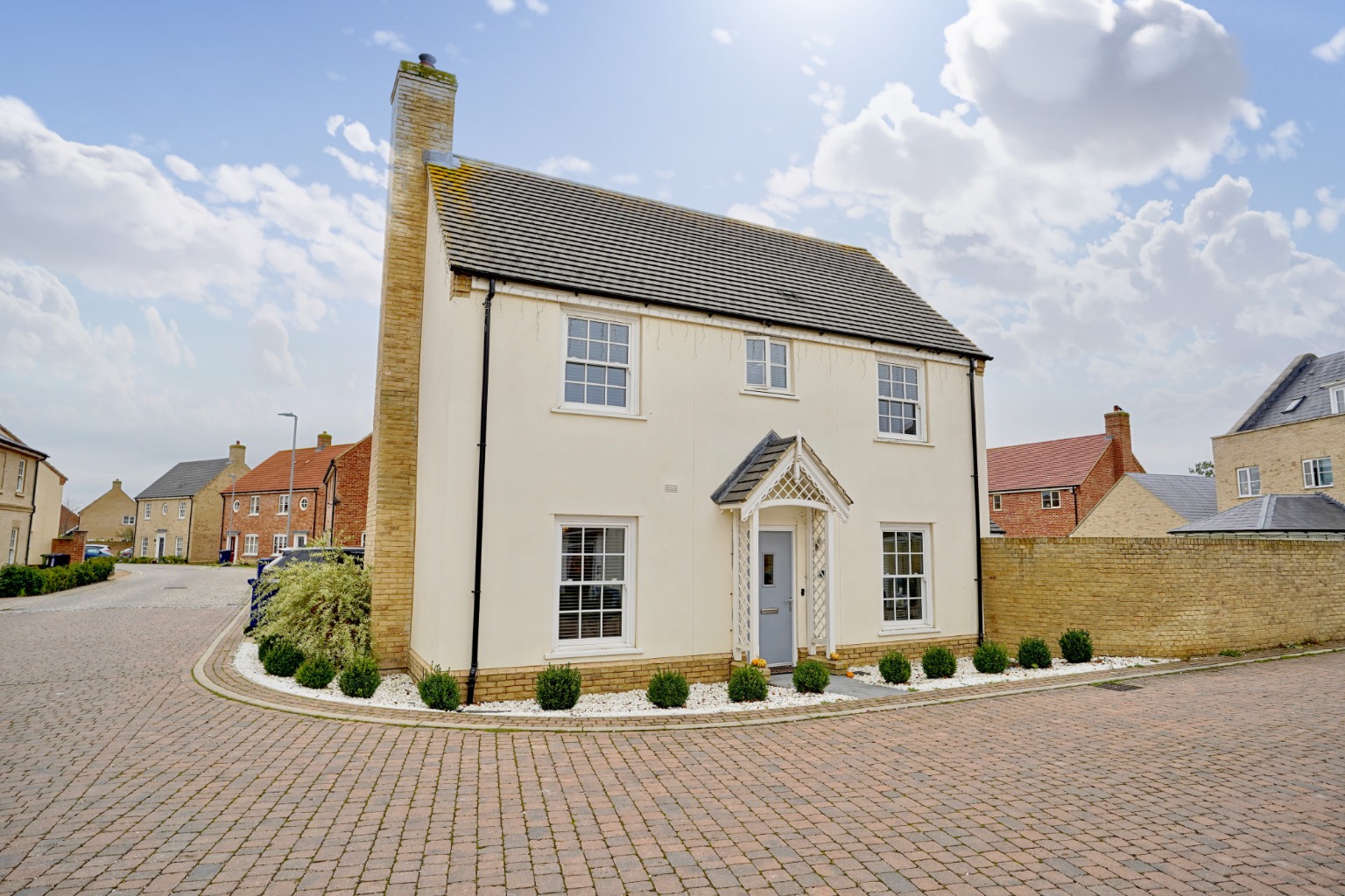 4 bed link detached house for sale in Horsfall Road, Huntingdon  - Property Image 1