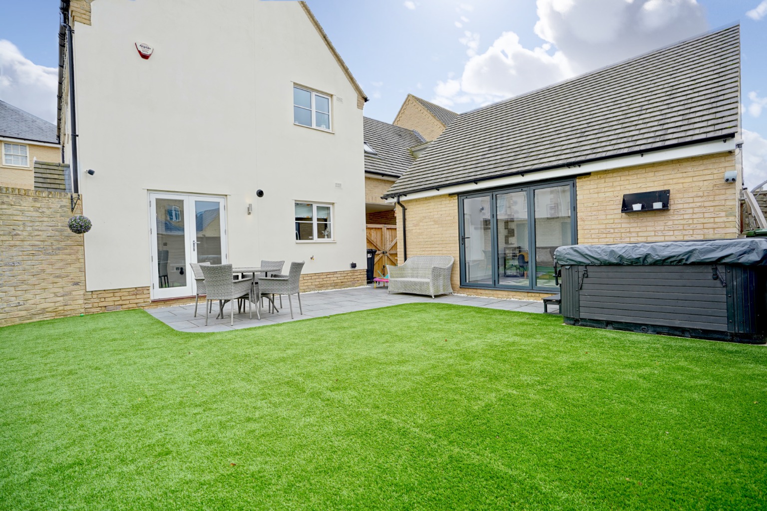 4 bed link detached house for sale in Horsfall Road, Cambridgeshire 3