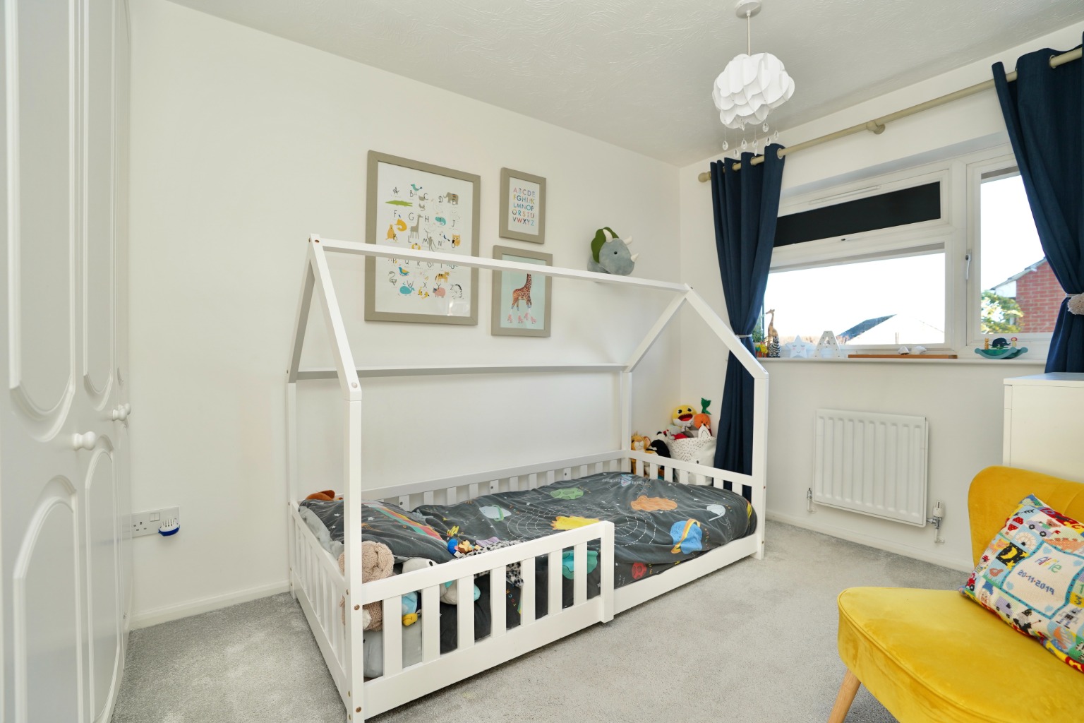 3 bed semi-detached house for sale in Lomax Drive, Huntingdon 5