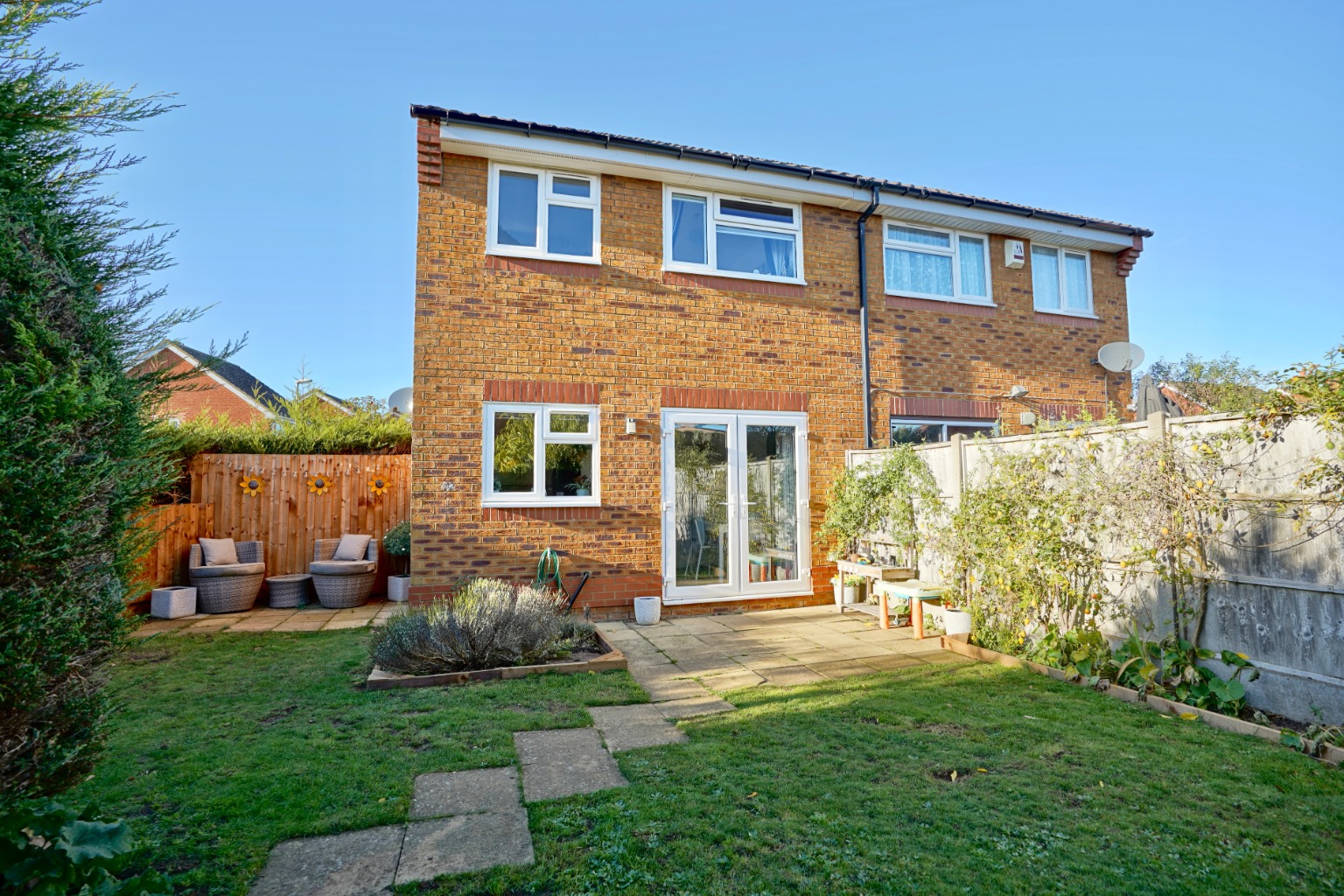 3 bed semi-detached house for sale in Lomax Drive, Huntingdon  - Property Image 4