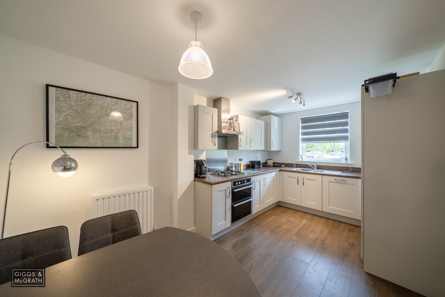 4 bed end of terrace house for sale in Central Avenue, Cambridgeshire 1