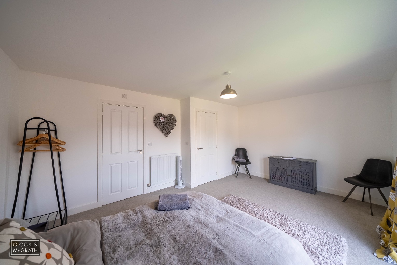 4 bed end of terrace house for sale in Central Avenue, Cambridgeshire 8