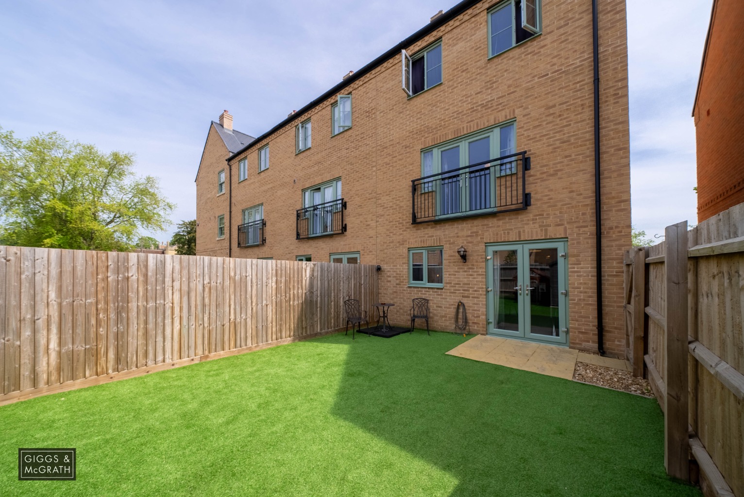 4 bed end of terrace house for sale in Central Avenue, Cambridgeshire 16