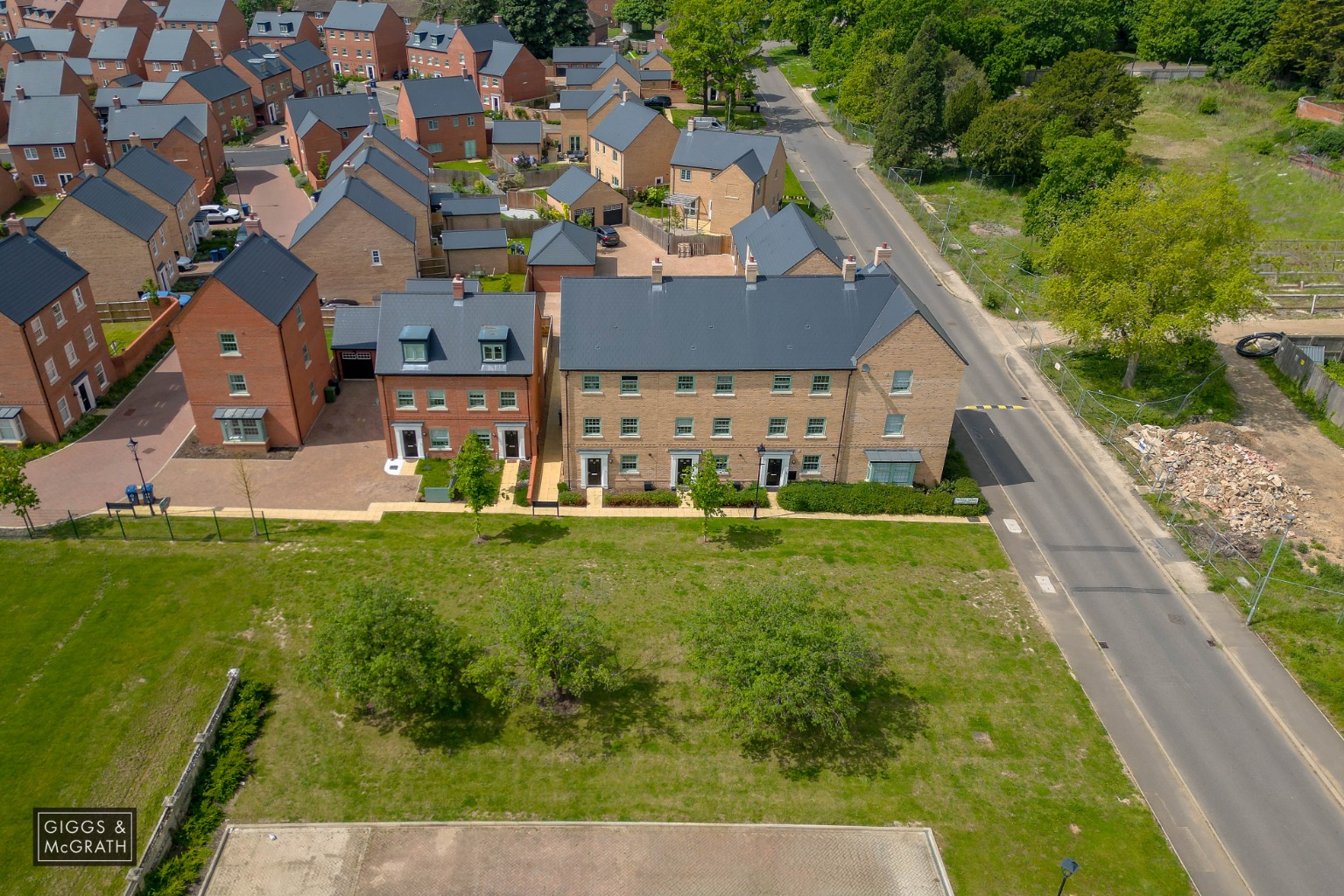 4 bed end of terrace house for sale in Central Avenue, Cambridgeshire 6