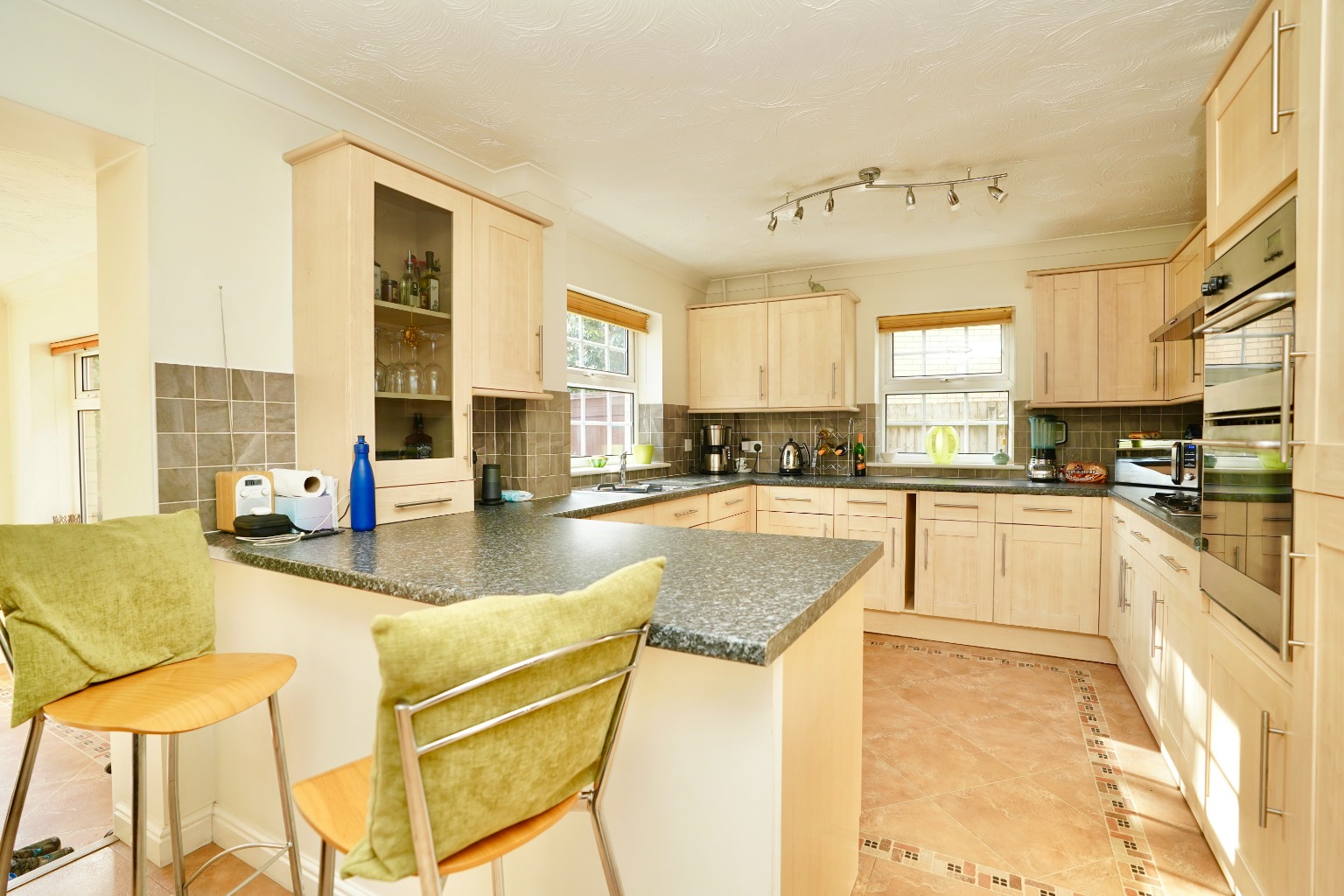 4 bed semi-detached house for sale in Burrows Drive, Huntingdon  - Property Image 6