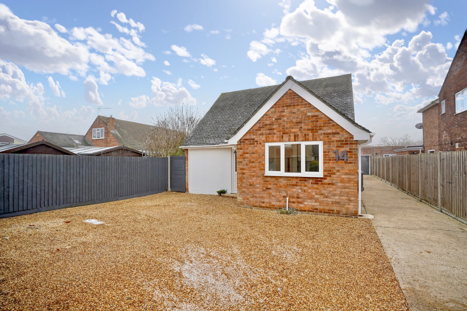 3 bed detached bungalow for sale in Kings Hedges, St. Ives 1