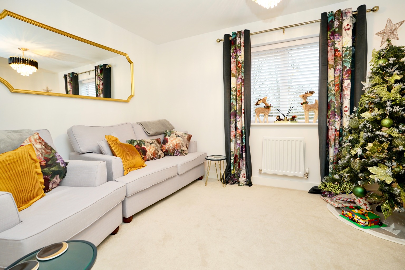 3 bed terraced house for sale in Jaric Lane, Huntingdon  - Property Image 3