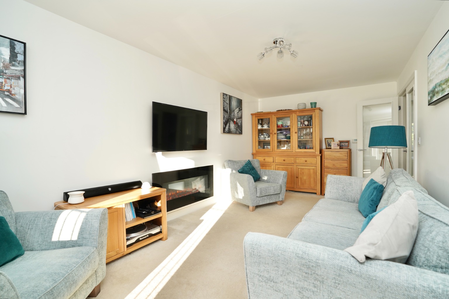 5 bed semi-detached house for sale in Bader Close, Huntingdon  - Property Image 3