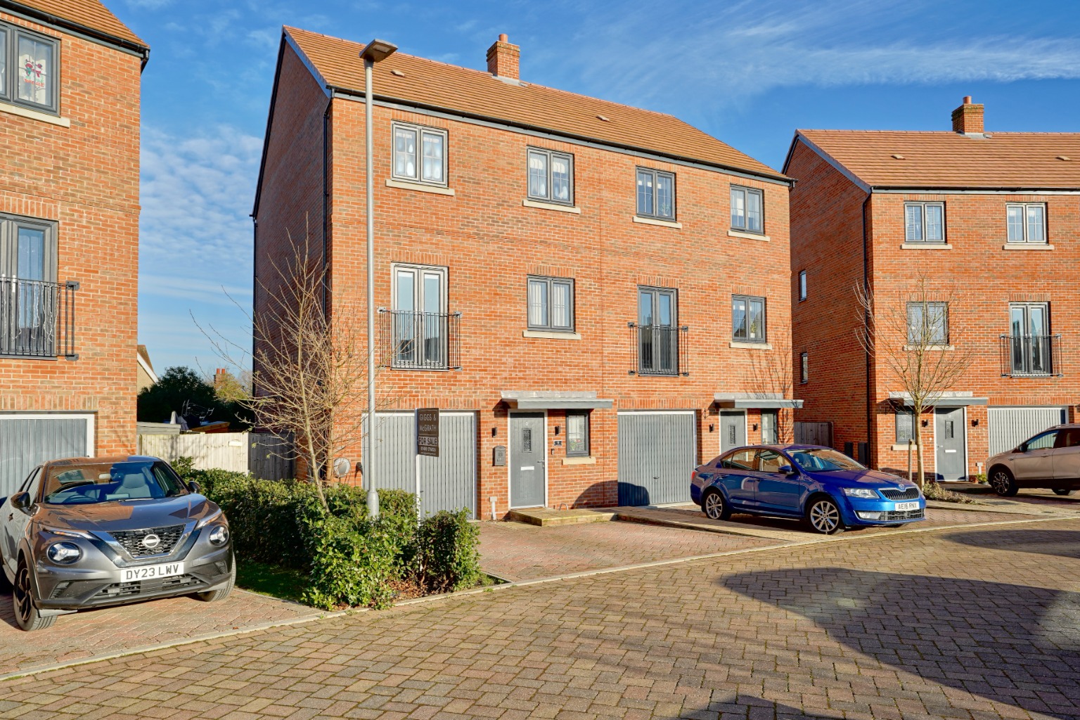 5 bed semi-detached house for sale in Badger Way, Huntingdon, PE28