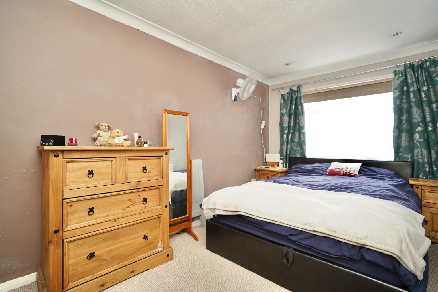 3 bed detached house for sale in Locksgate, Huntingdon 7