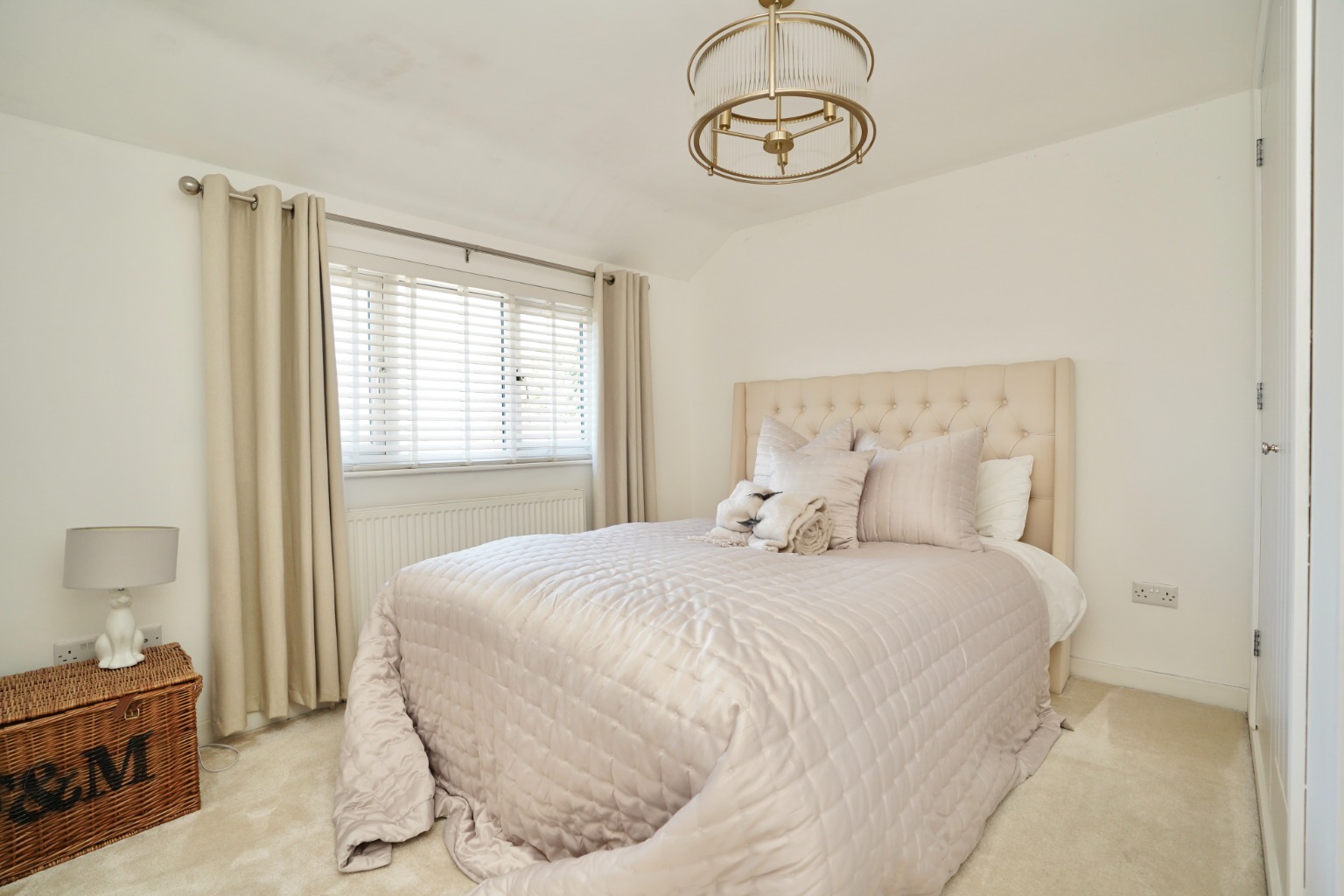 3 bed end of terrace house for sale in Park Road, Huntingdon 8