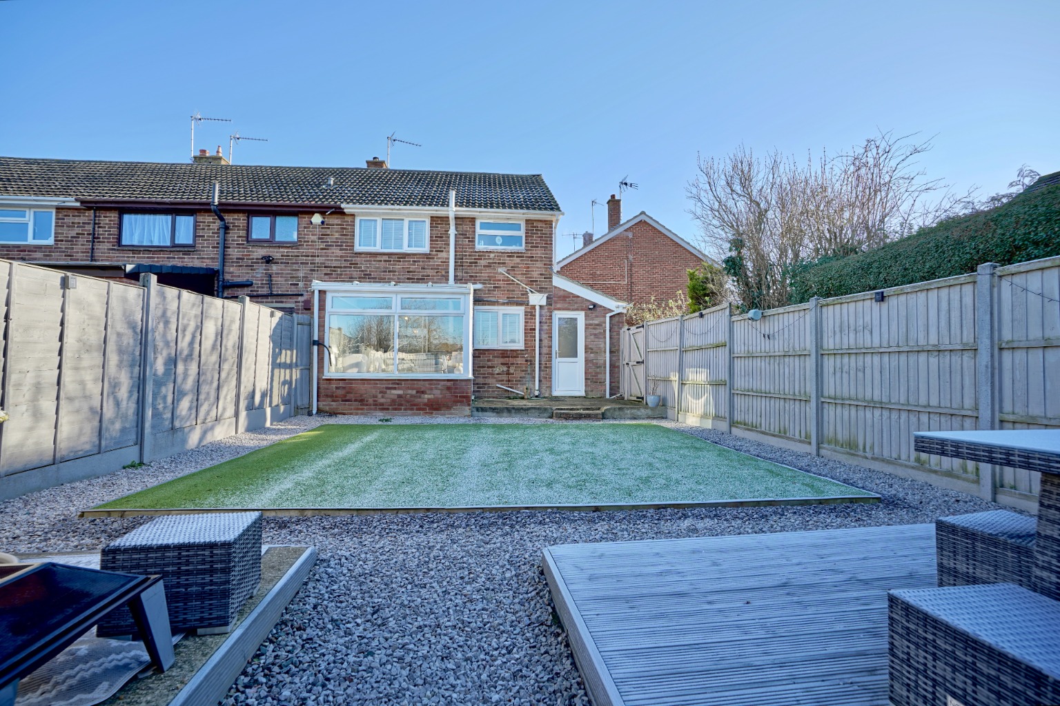 3 bed end of terrace house for sale in Park Road, Huntingdon 3