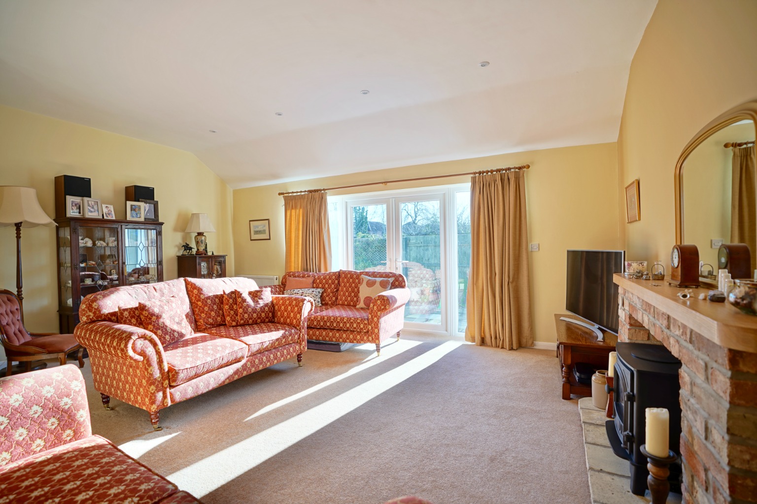 4 bed detached bungalow for sale in High Street, St Ives  - Property Image 7