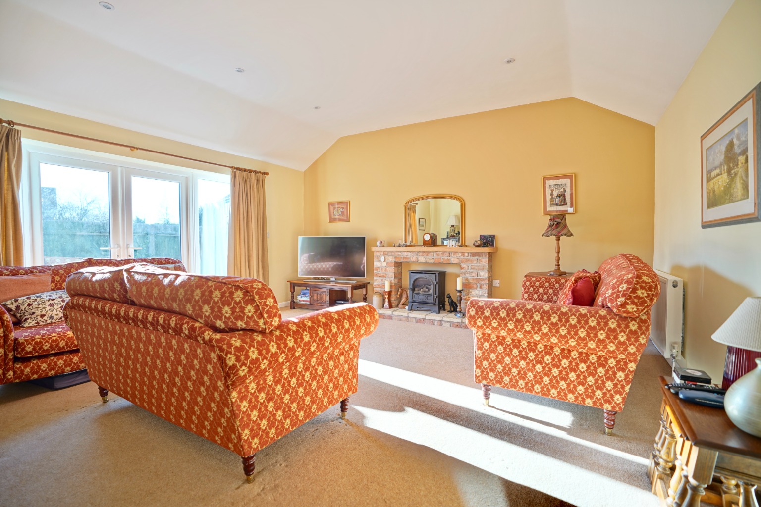 4 bed detached bungalow for sale in High Street, St Ives  - Property Image 2