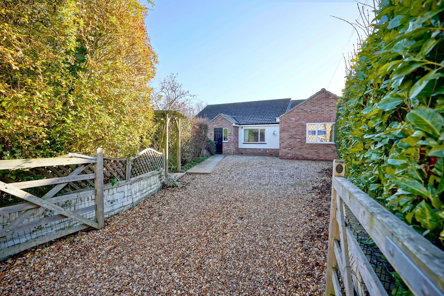 4 bed detached bungalow for sale in High Street, St Ives - Property Image 1