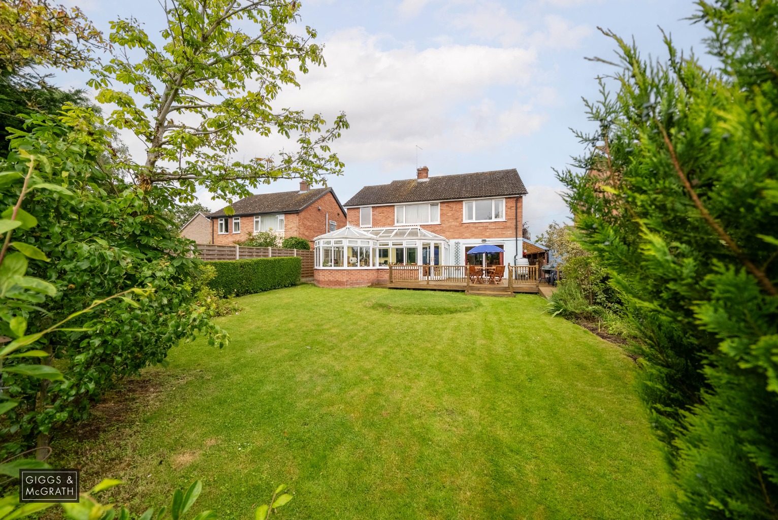 4 bed detached house for sale in Old Glebe, Huntingdon  - Property Image 1