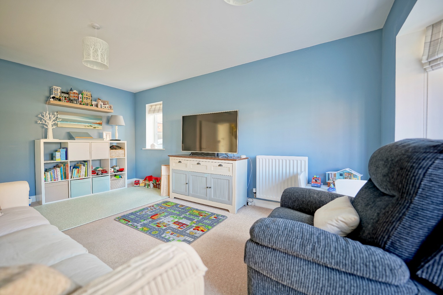 3 bed semi-detached house for sale in Hetley Close, Huntingdon  - Property Image 3