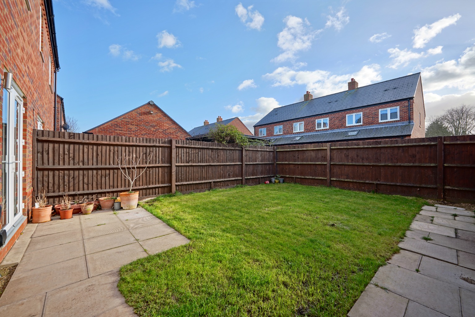 3 bed semi-detached house for sale in Hetley Close, Huntingdon  - Property Image 4