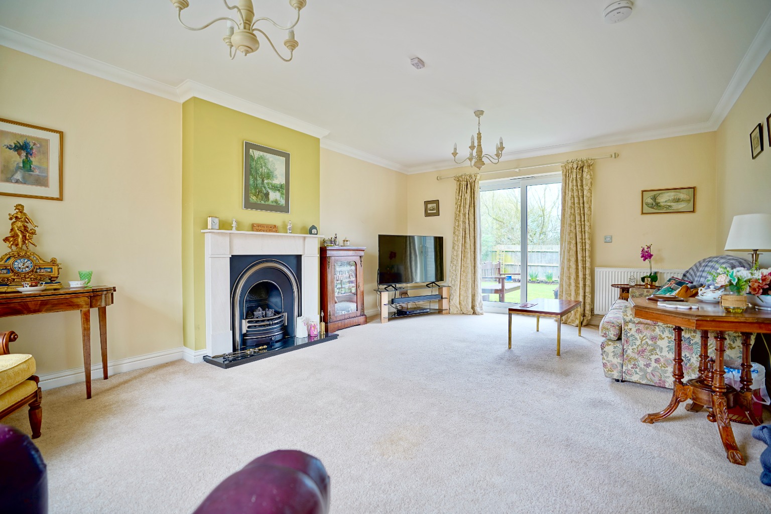 5 bed detached house for sale in Moat Close, Huntingdon  - Property Image 3