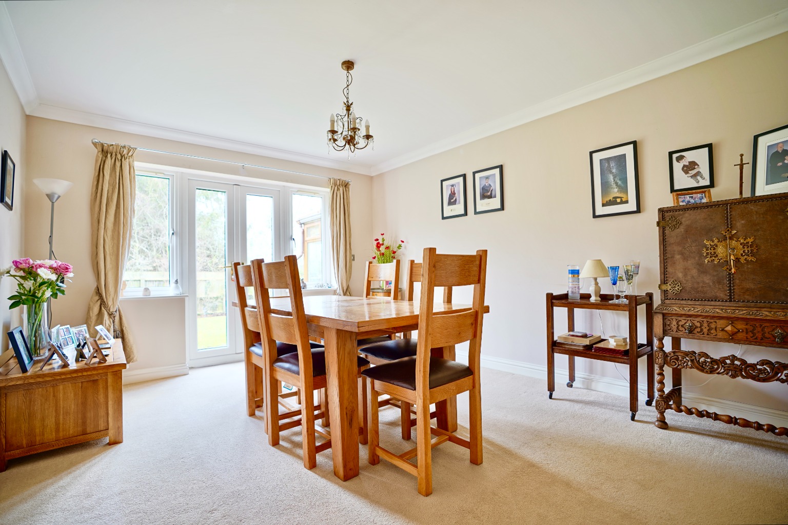 5 bed detached house for sale in Moat Close, Huntingdon  - Property Image 8