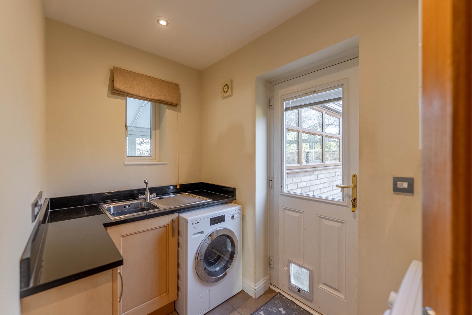 5 bed detached house for sale in Moat Close, Huntingdon 6