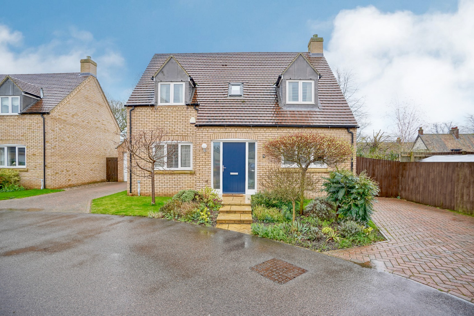 3 bed detached house for sale in Chapel Close, Huntingdon  - Property Image 14