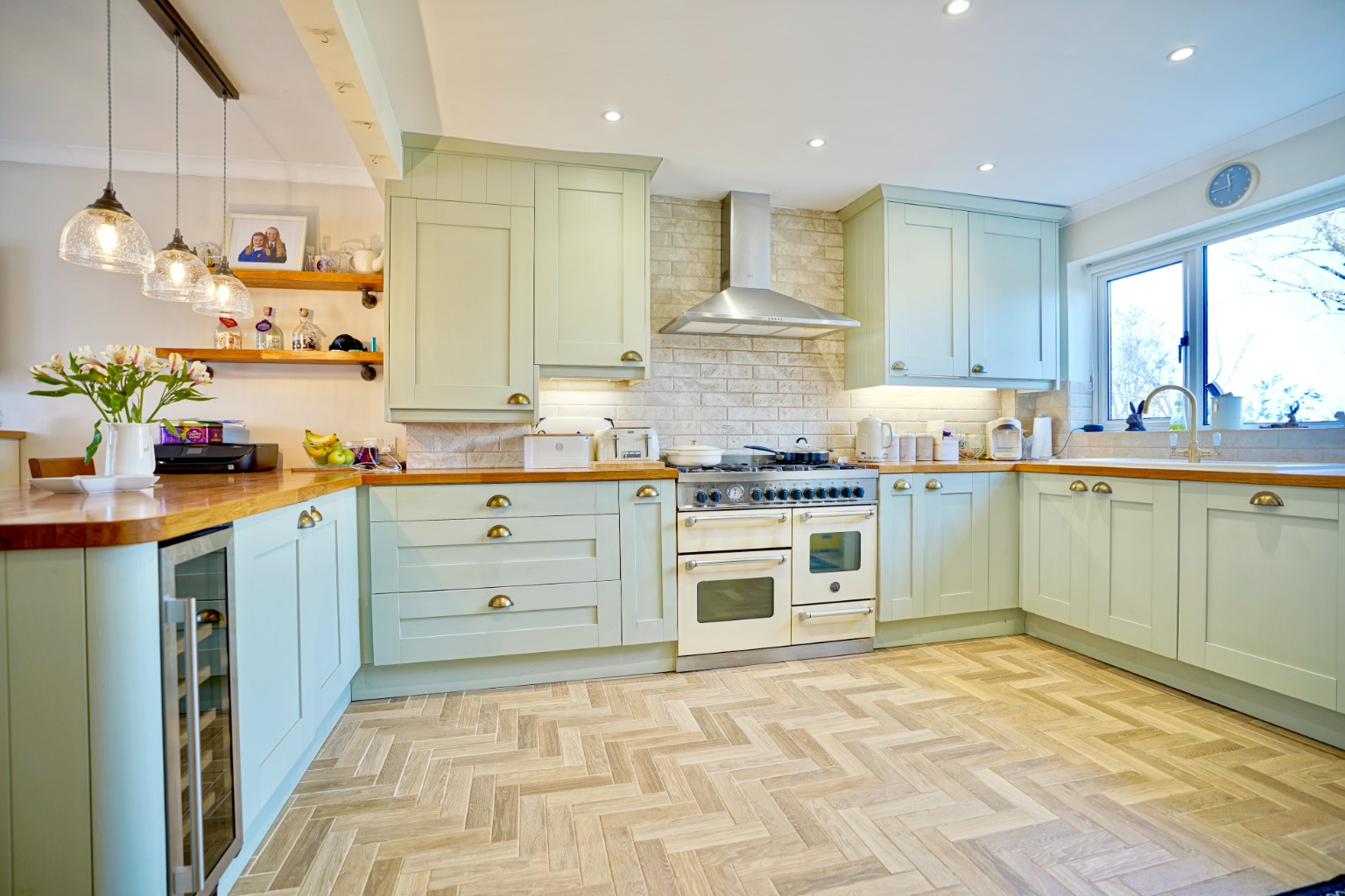 3 bed end of terrace house for sale in Dunholt Way, Huntingdon 2