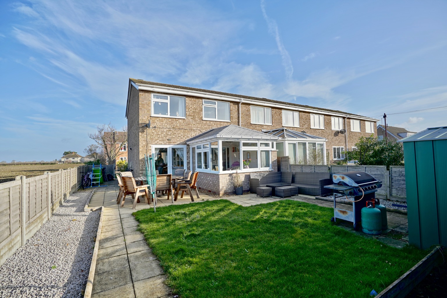 3 bed end of terrace house for sale in Dunholt Way, Huntingdon, PE28