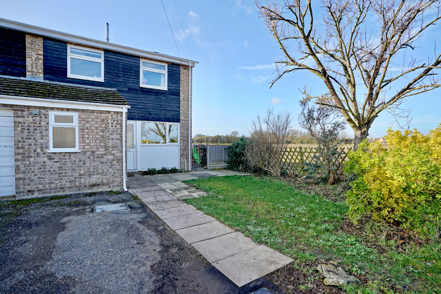 3 bed end of terrace house for sale in Dunholt Way, Huntingdon 15