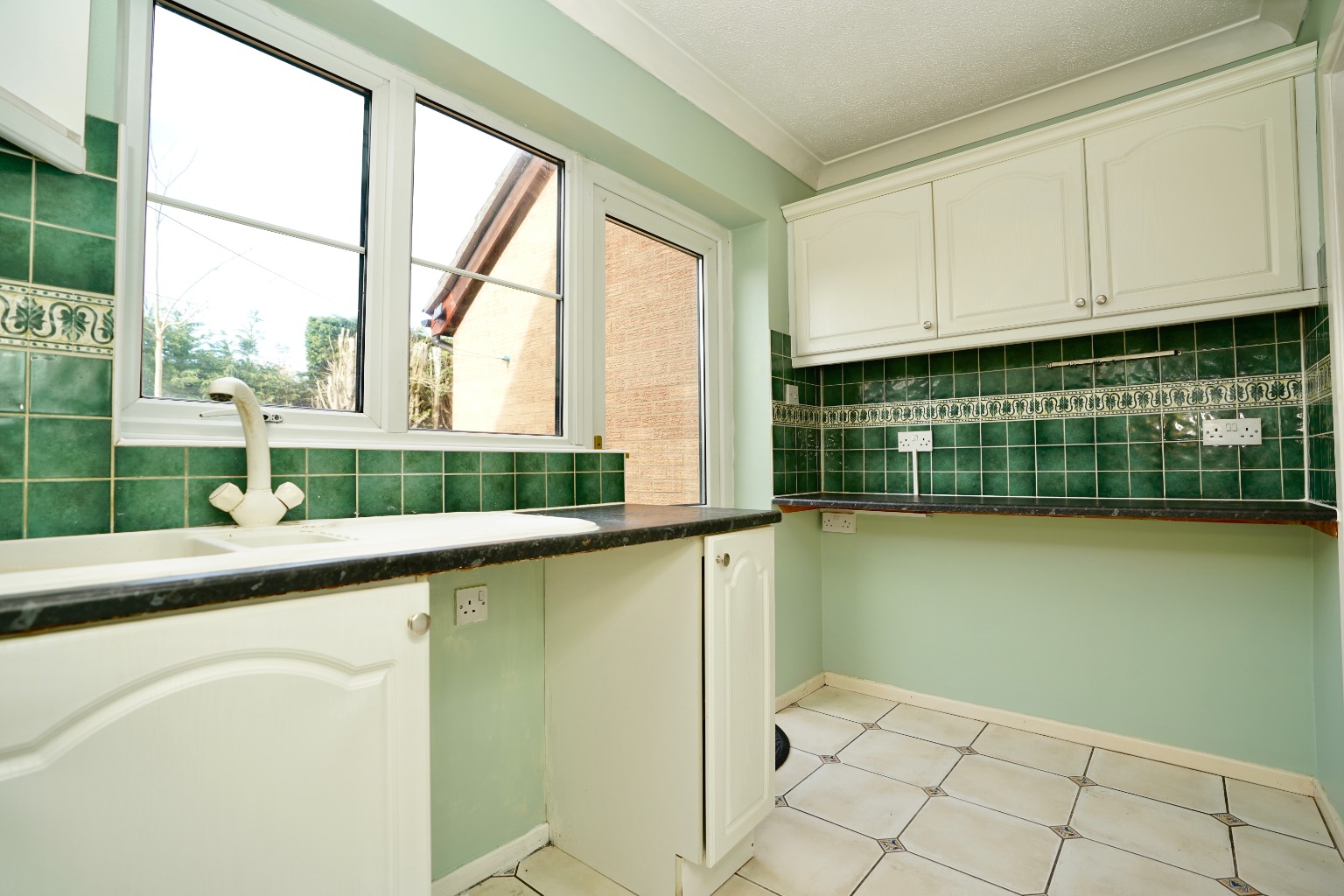 2 bed terraced house for sale in Pennway, Huntingdon  - Property Image 6