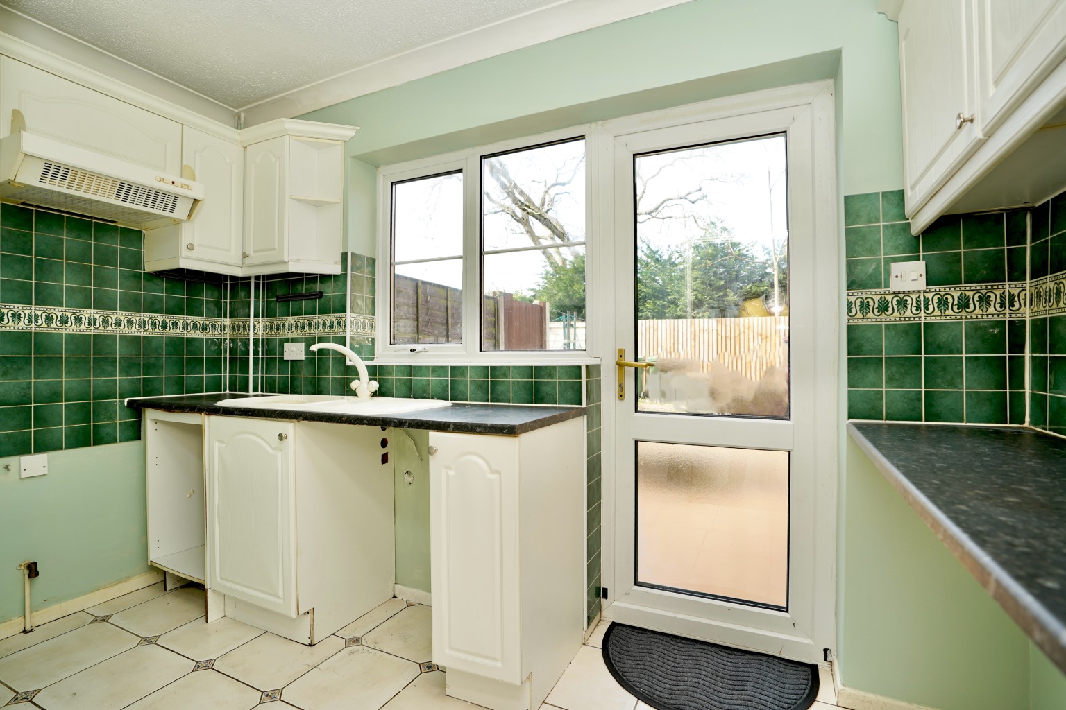 2 bed terraced house for sale in Pennway, Huntingdon  - Property Image 4
