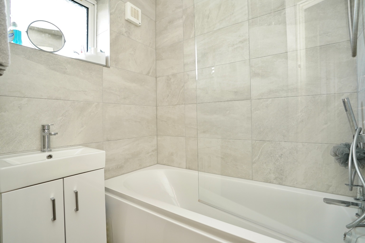 3 bed semi-detached house for sale in Churchill Avenue, Huntingdon 10