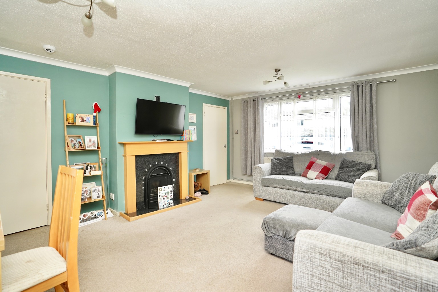 3 bed semi-detached house for sale in Churchill Avenue, Huntingdon  - Property Image 2