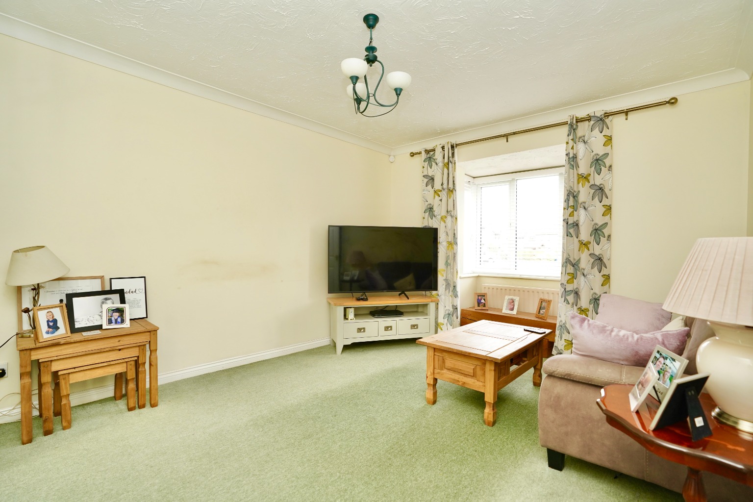 3 bed detached house for sale in Haweswater, Huntingdon 2