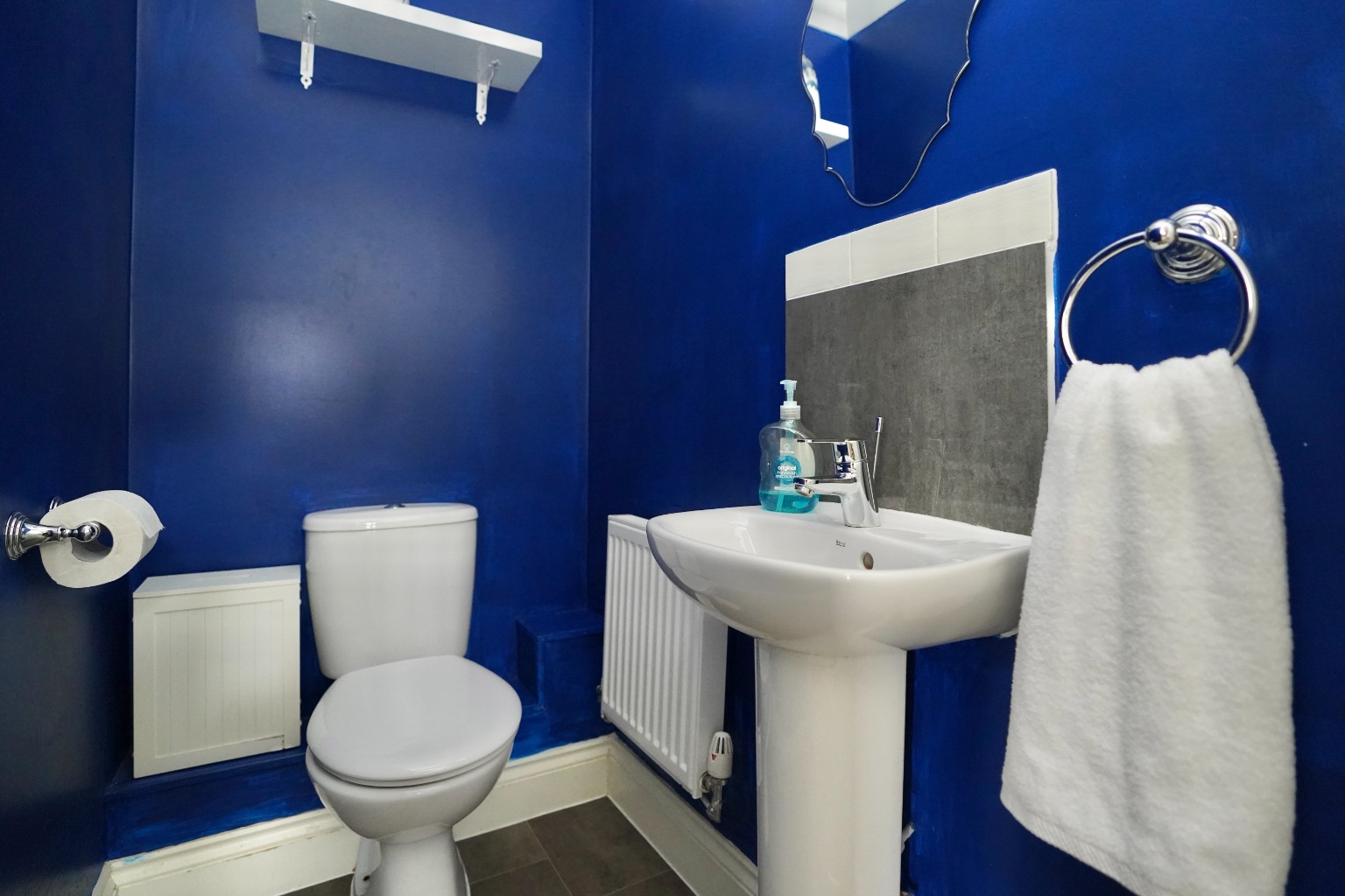 3 bed detached house for sale in Carnaile Road, Huntingdon 5