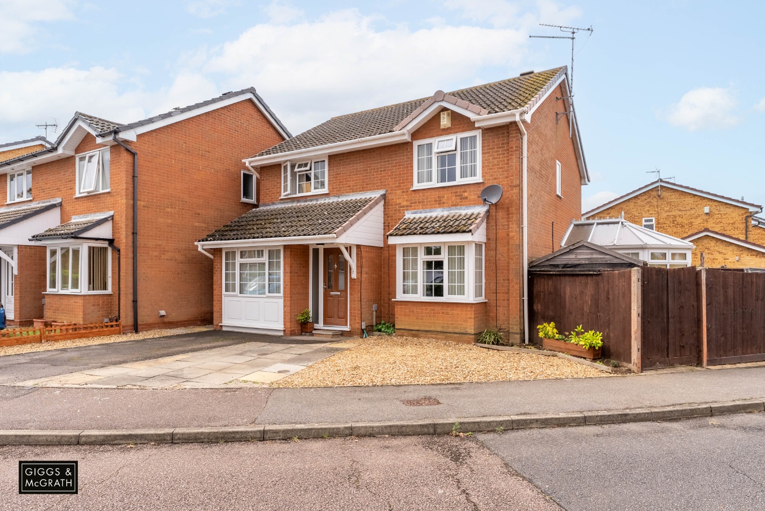 4 bed detached house for sale in Grasmere, Cambridgeshire  - Property Image 1