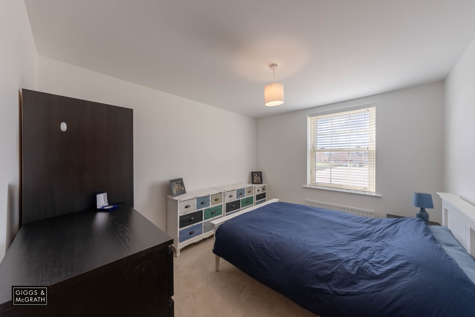 2 bed flat for sale in Central Avenue, Huntingdon 4