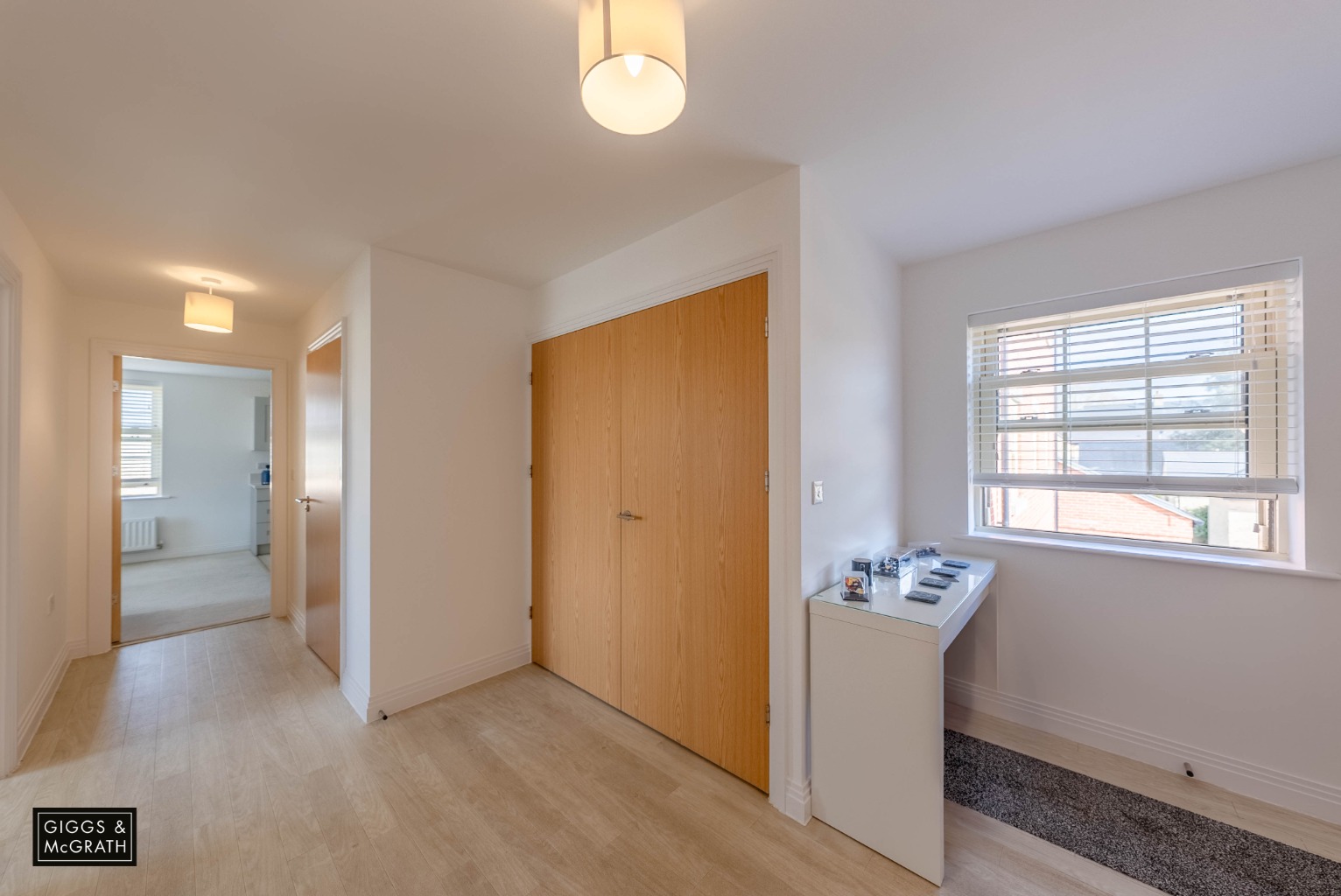2 bed flat for sale in Central Avenue, Huntingdon 2
