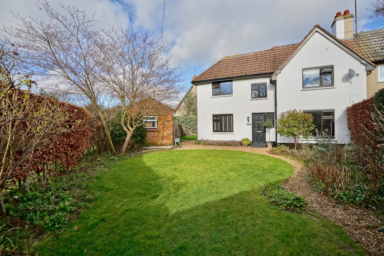 3 bed semi-detached house for sale in Chapmans, Huntingdon  - Property Image 1