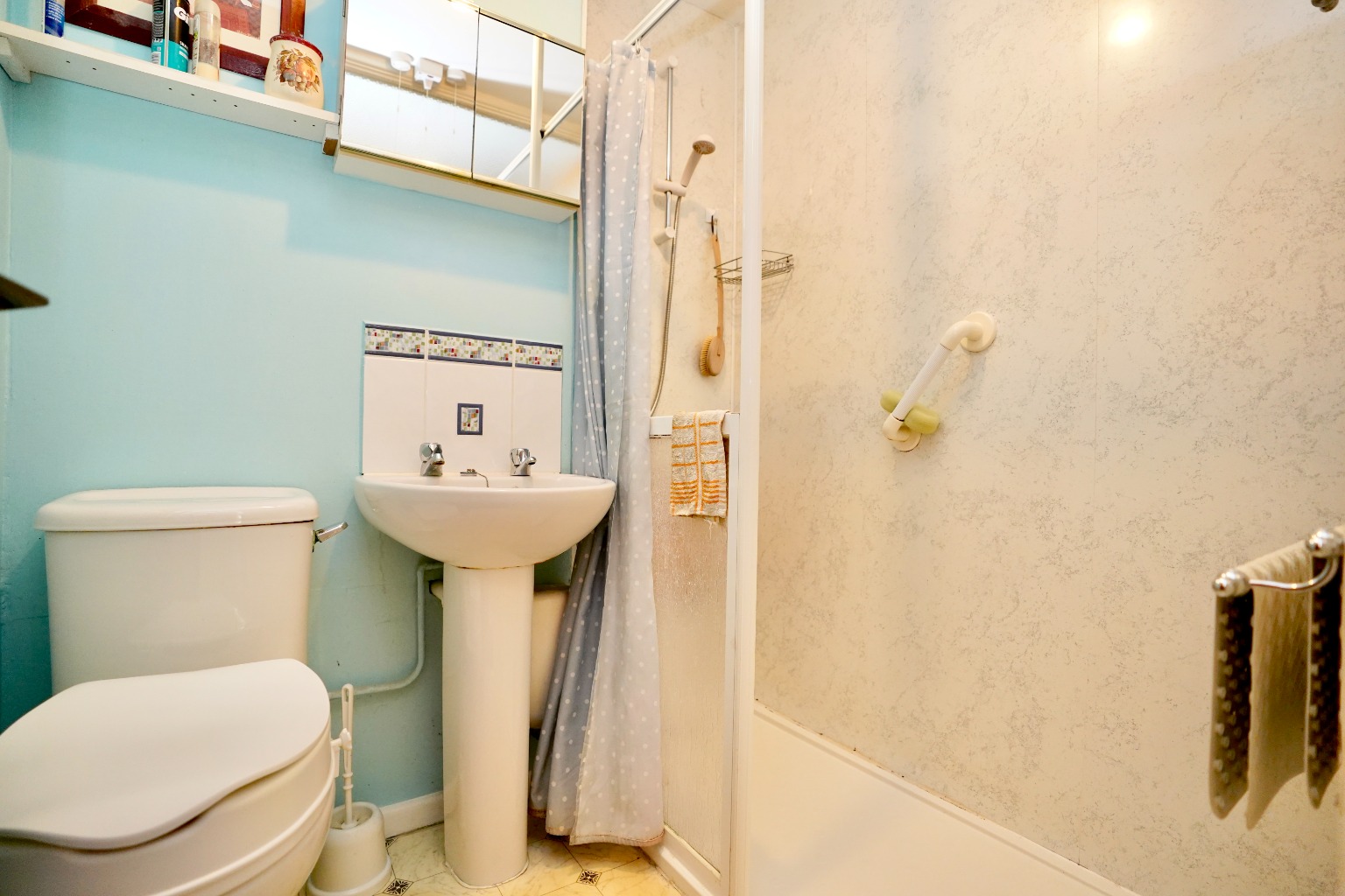 2 bed semi-detached bungalow for sale in Evans Close, Huntingdon 8