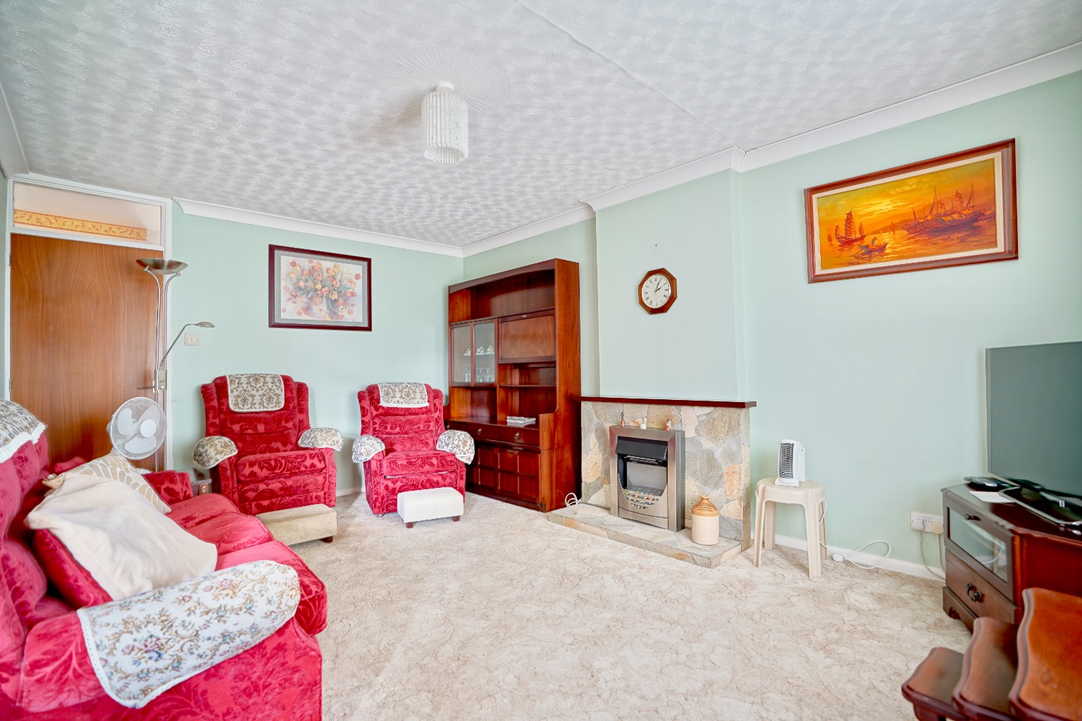 2 bed semi-detached bungalow for sale in Evans Close, Huntingdon 2