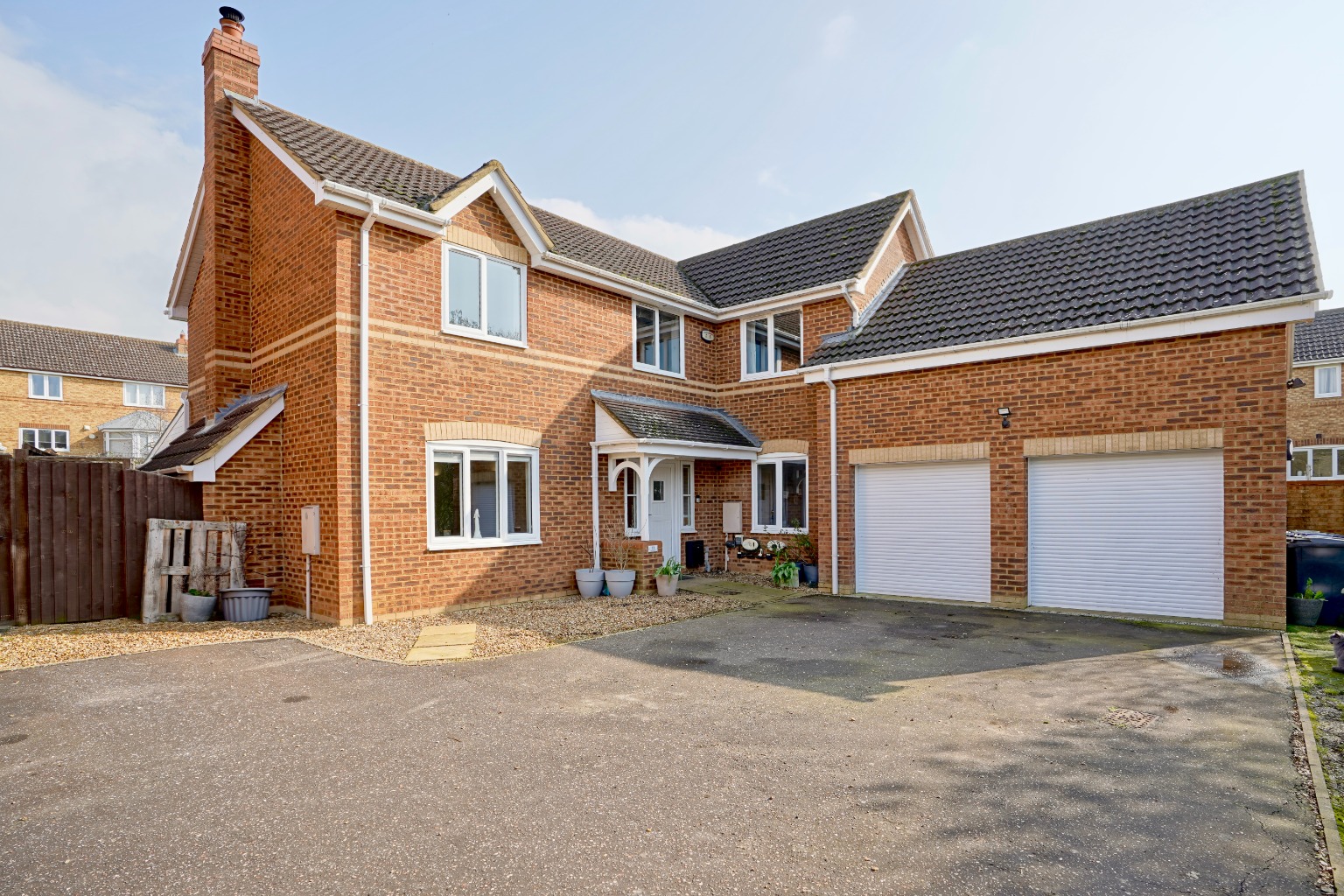 5 bed detached house for sale in Hut Field Lane, Cambridge  - Property Image 1