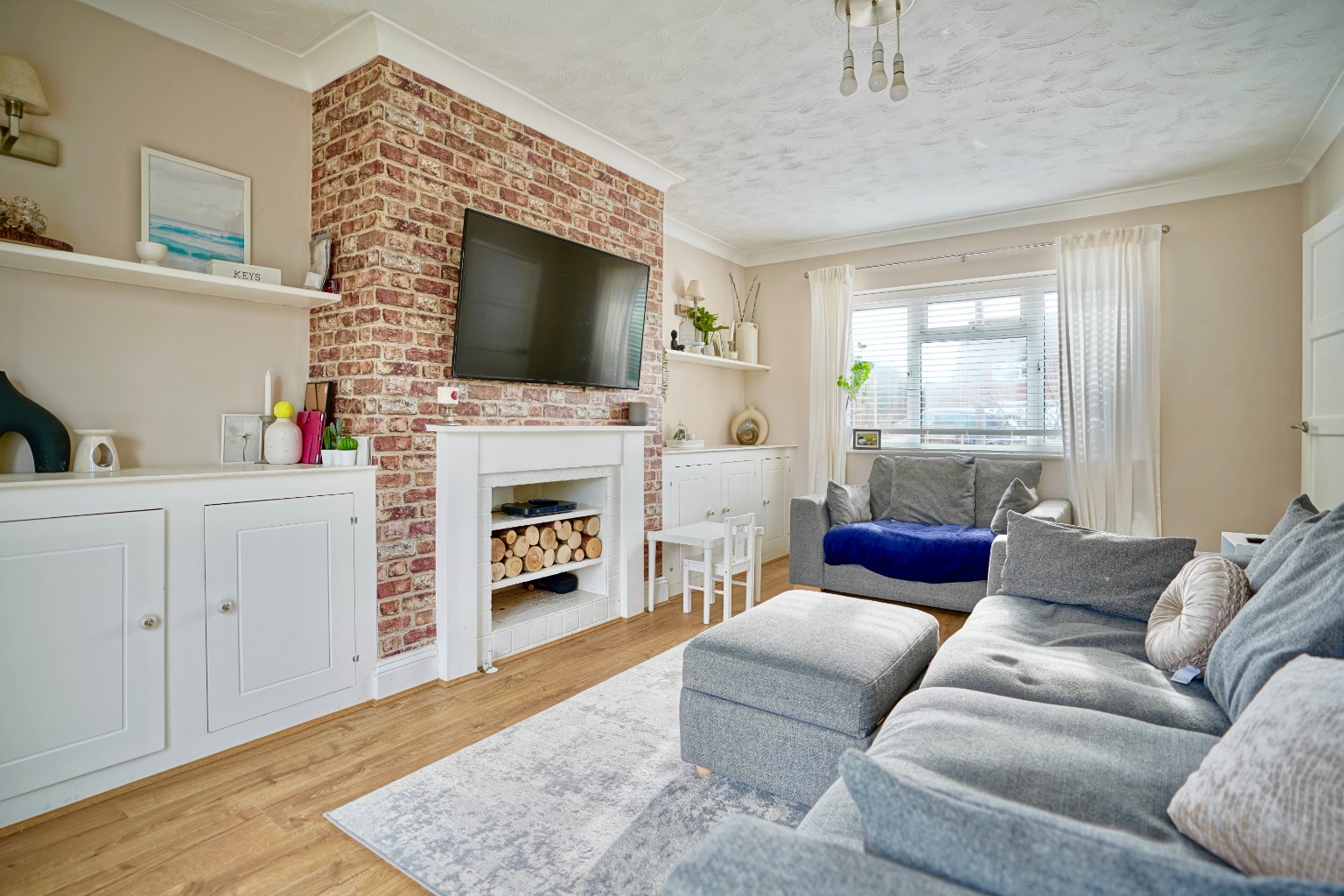 3 bed terraced house for sale in Coxons Close, Huntingdon  - Property Image 3