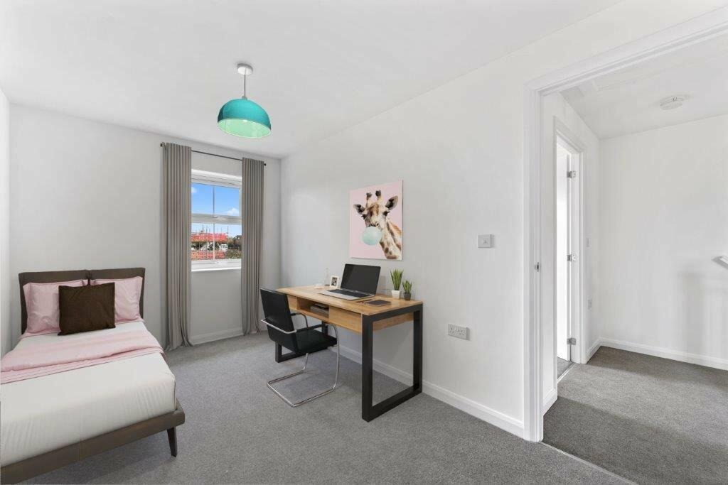 3 bed terraced house for sale in Frost Way, Huntingdon 4