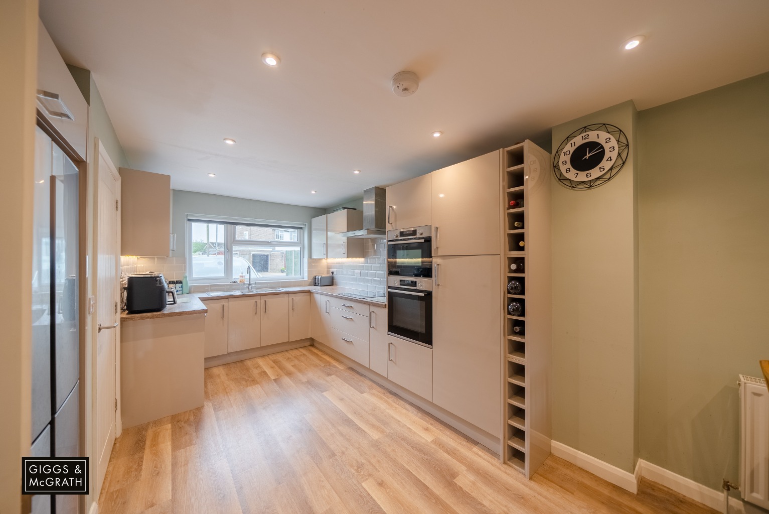 5 bed detached house for sale in Papyrus Way, Huntingdon 2